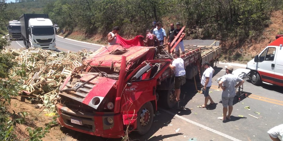 Acidente deixa dois policiais feridos na BR-251 em Montes Claros (MG) -  Notícias - R7 Minas Gerais