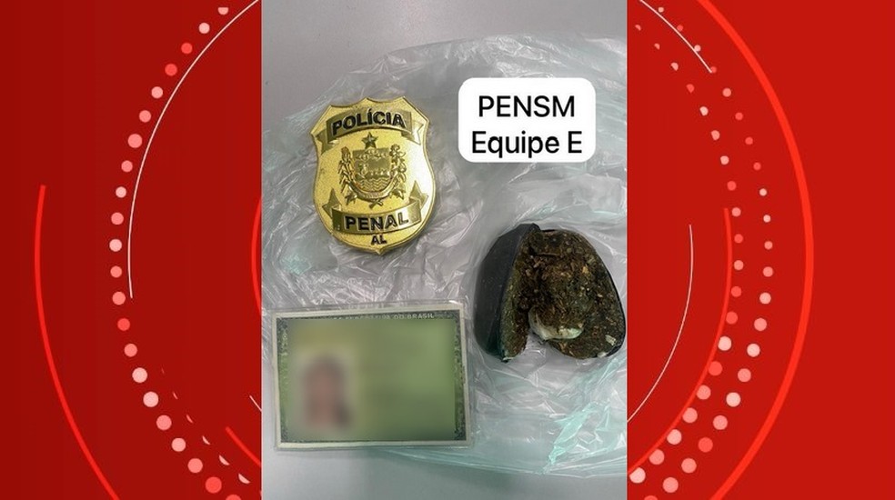Mulher é presa em flagrante tentando entrar com drogas em presídio de Maceió — Foto: Ascom Polícia Penal