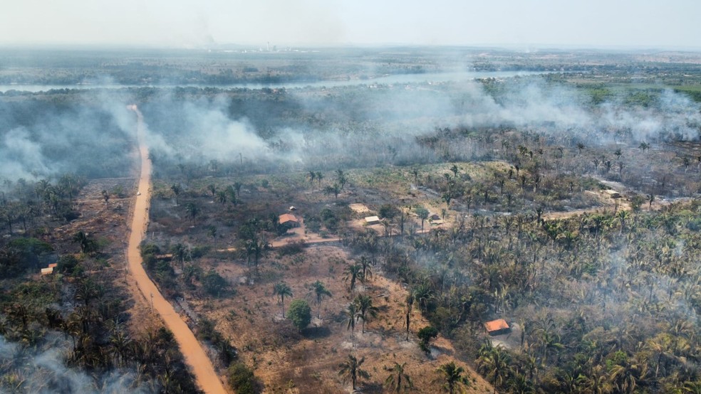 Incêndio florestal atingiu zona rural de São Miguel do Tocantins — Foto: Reprodução