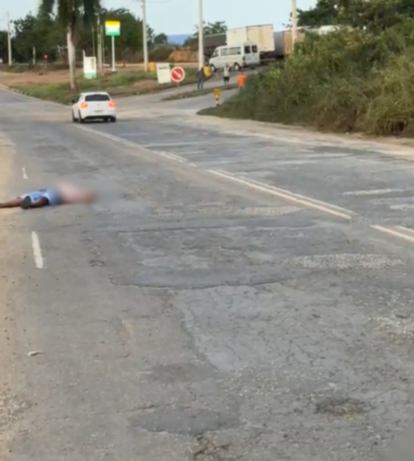 Homem estaciona moto para pegar campim e é executado a tiros na BR-367