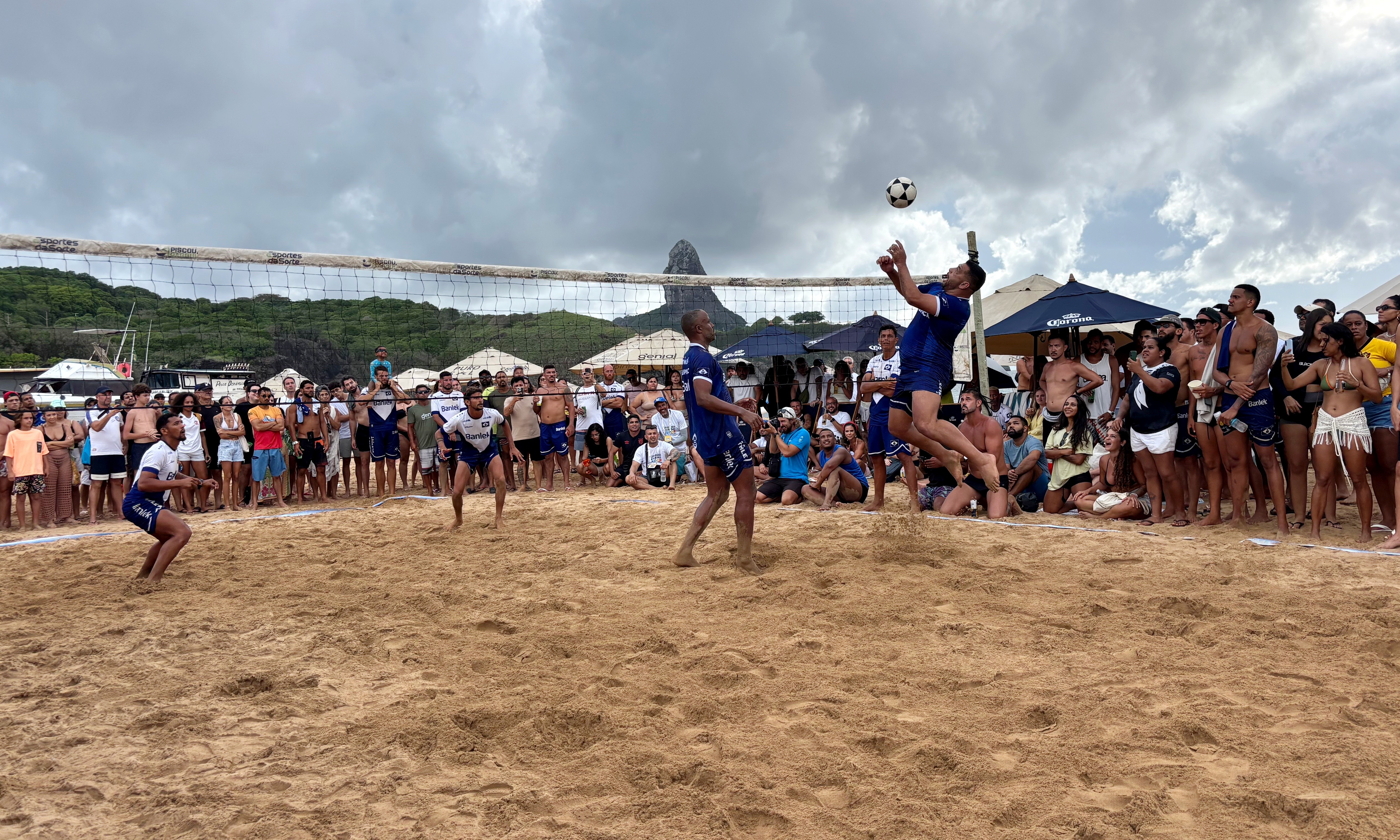 Diogo Souza e Felipe Adão vencem Copa Noronha de Futevôlei