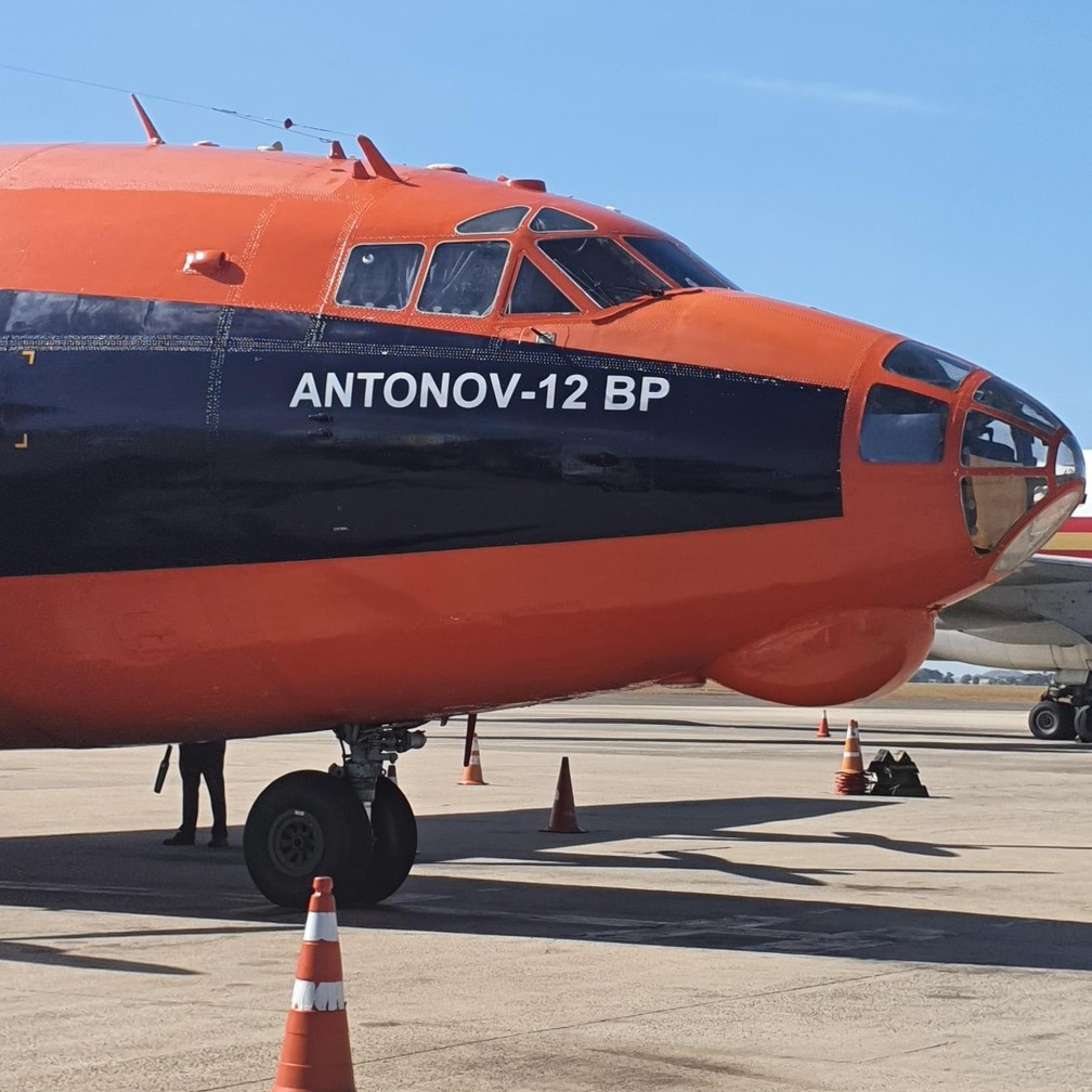 Avião ucraniano modelo Antonov pousa em Viracopos; veja fotos | G1