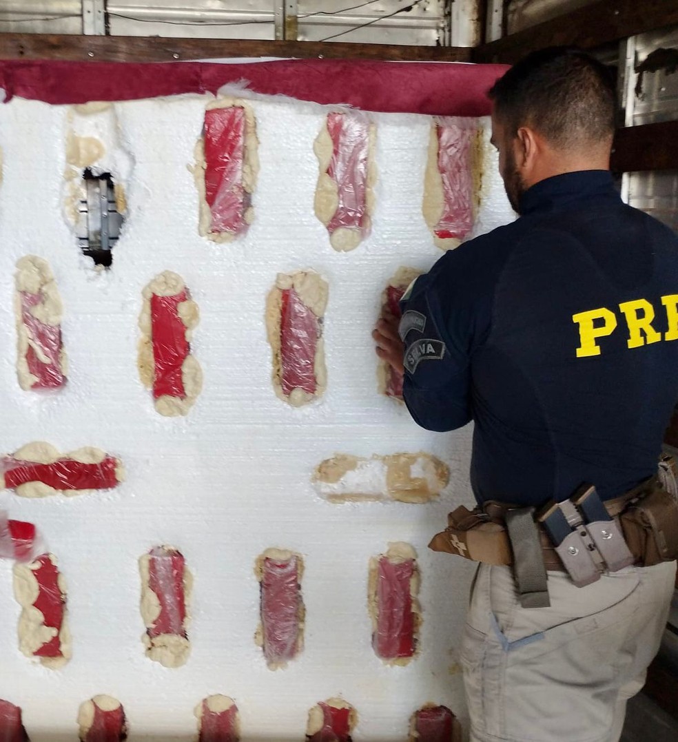 PRF encontrou o material durante a fiscalização. — Foto: PRF/divulgação