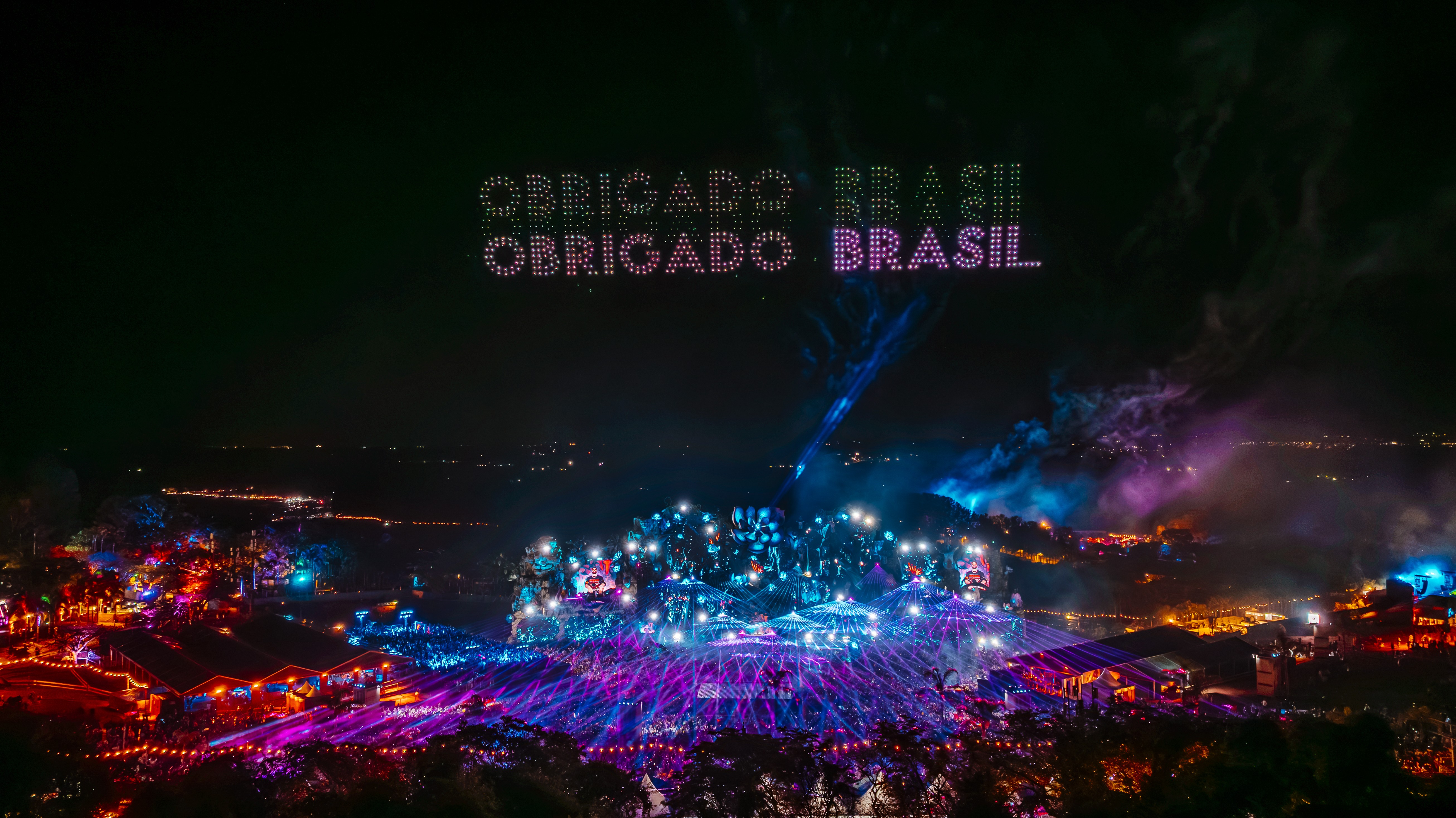 Alok dá show no céu com drones durante apresentação no Tomorrowland; veja