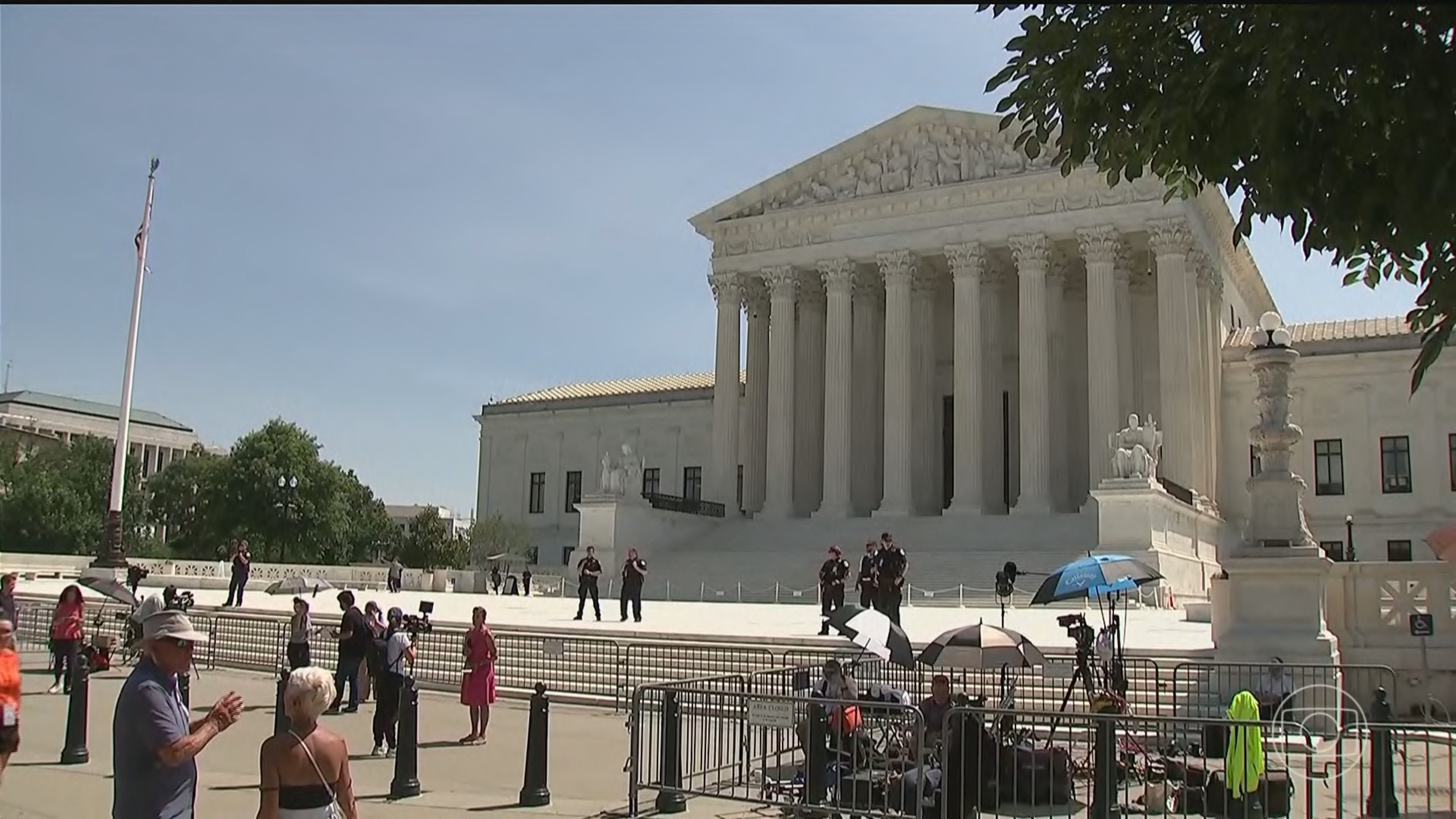 Suprema Corte dos EUA rejeita decreto de Trump e mantém direito à cidadania automática para quem nasce no país