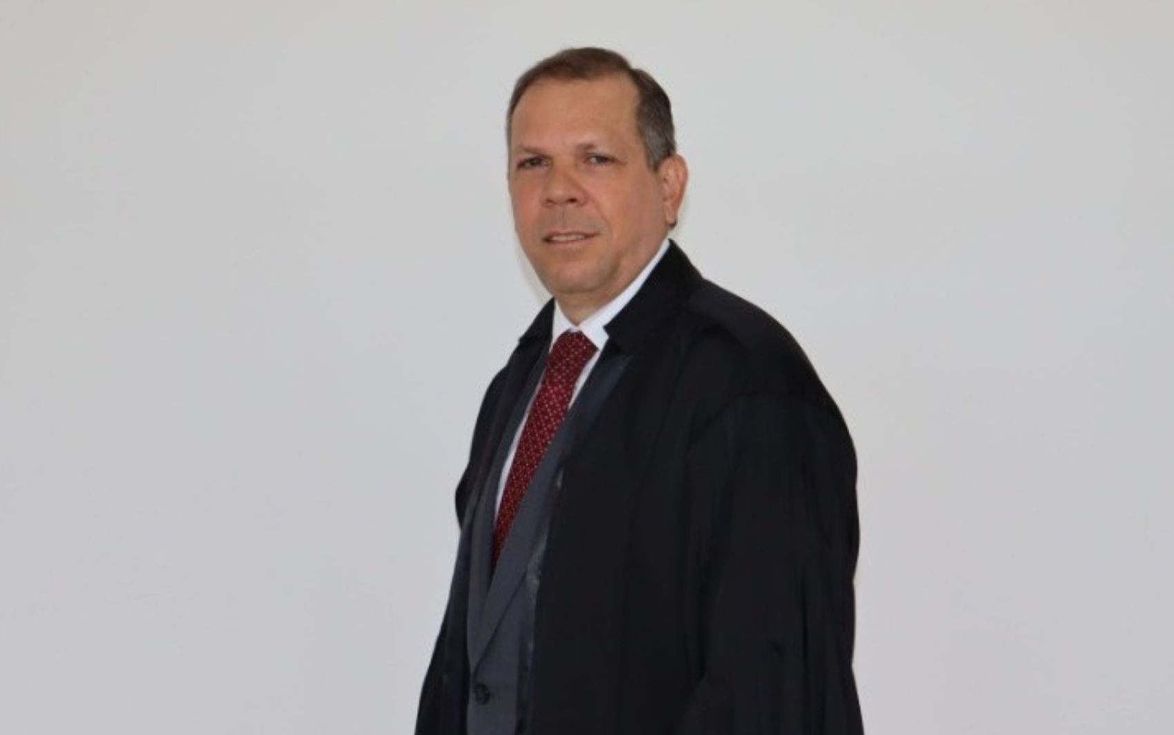 Desembargador sofre acidente ao andar a cavalo em fazenda na Bahia