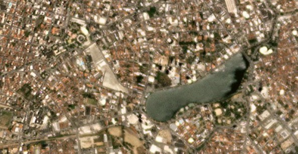 Imagem mostra coloração do Açude Velho em novembro de 2025