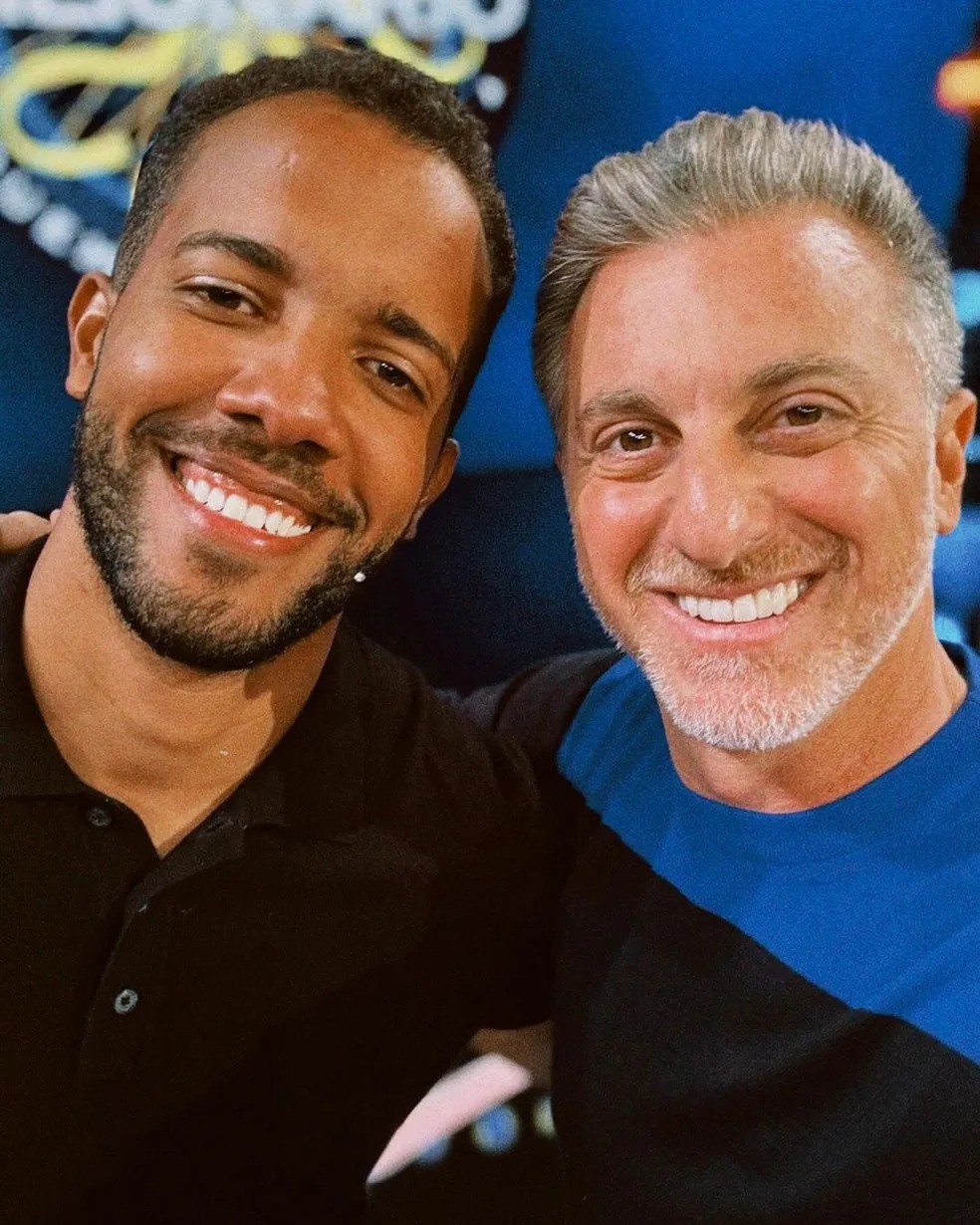 Arthur Abrantes respondeu à pergunta do milhão no Domingão com Huck — Foto: Redes sociais/Reprodução