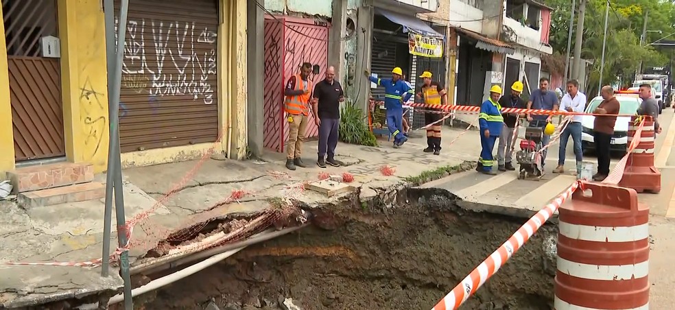 Cidade de São Paulo já registrou 52 falhas na rede de água e esgoto até julho deste ano. — Foto: Reprodução/TV Globo