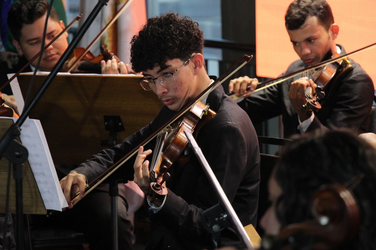 “Orquestra na Floresta” leva música erudita à comunidade indígena próxima a Manaus