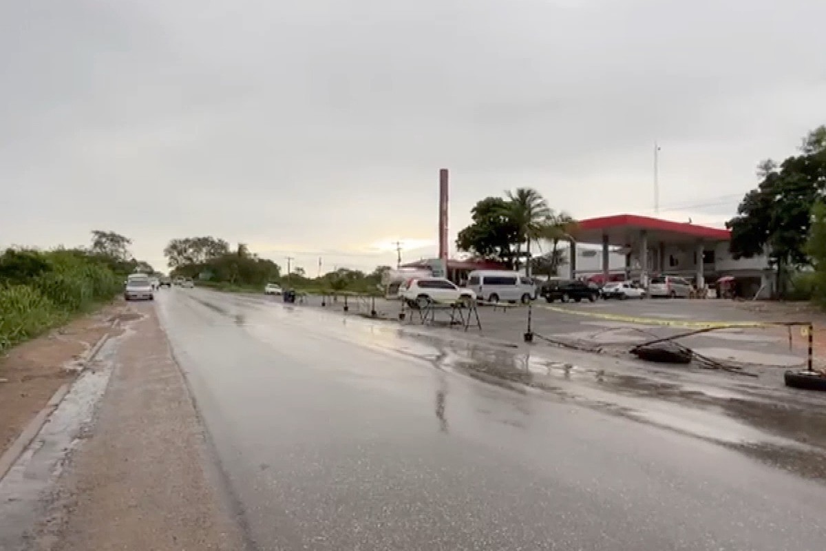 Crise dos combustíveis na Bolívia faz motoristas dormirem em fila e abastecerem carros no Brasil