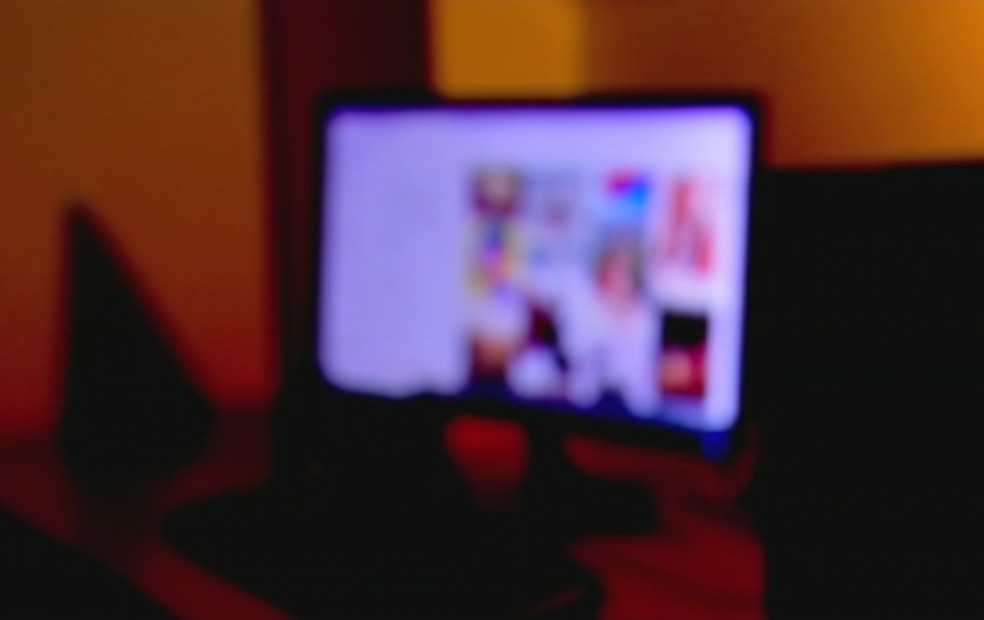 Mulher é condenada por ameaçar divulgar fotos íntimas da amante do marido — Foto: TV TEM/Reprodução