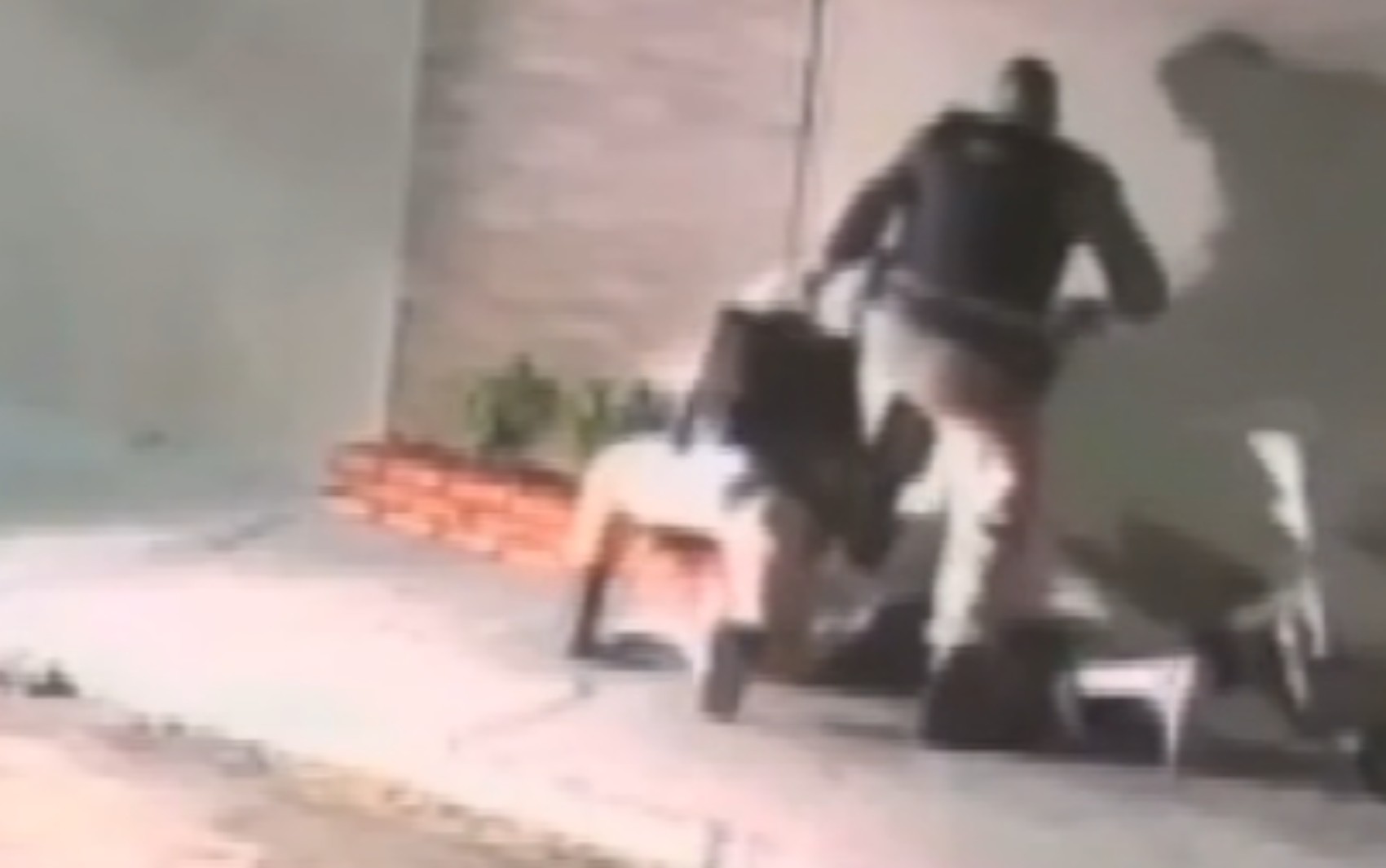 Jovem é internado em UTI após ter órgãos perfurados durante abordagem policial em MG; VÍDEO