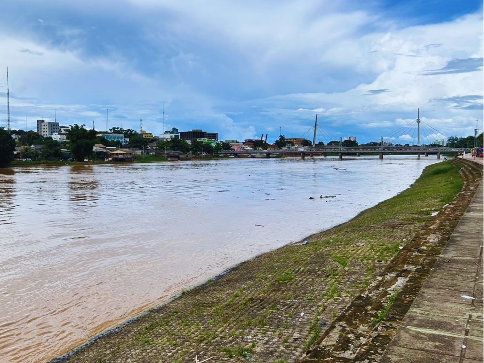Rio Acre segue em elevação após transbordar pela 3ª vez em menos de 2 meses em Rio Branco