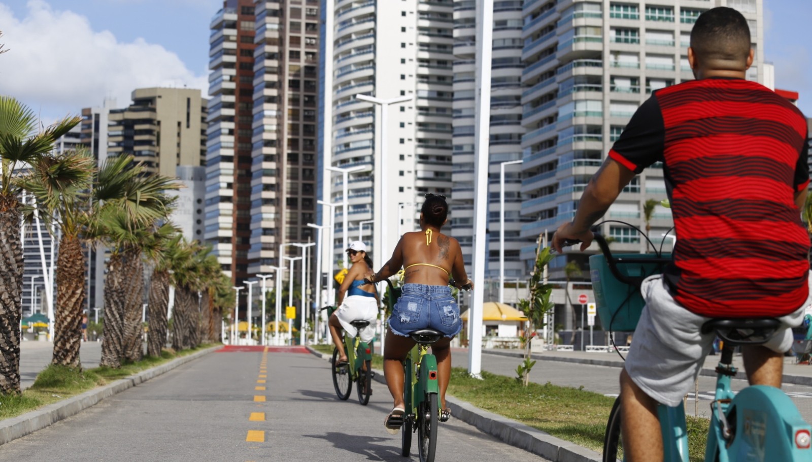 Conheça regras sobre circulação de bicicletas e outros veículos na Beira-Mar, em Fortaleza