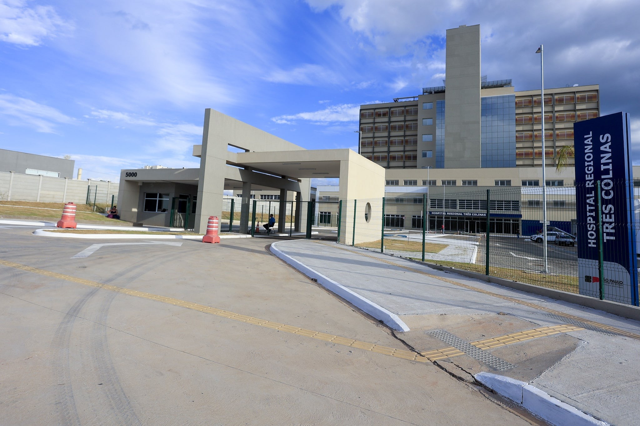Tarcísio inaugura Hospital Regional Três Colinas, em Franca