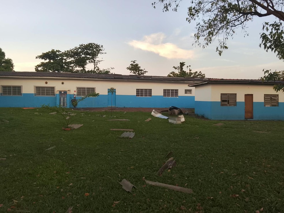 Forte chuva atinge Teodoro Sampaio e provoca quedas de árvores — Foto: Reprodução/Defesa Civil