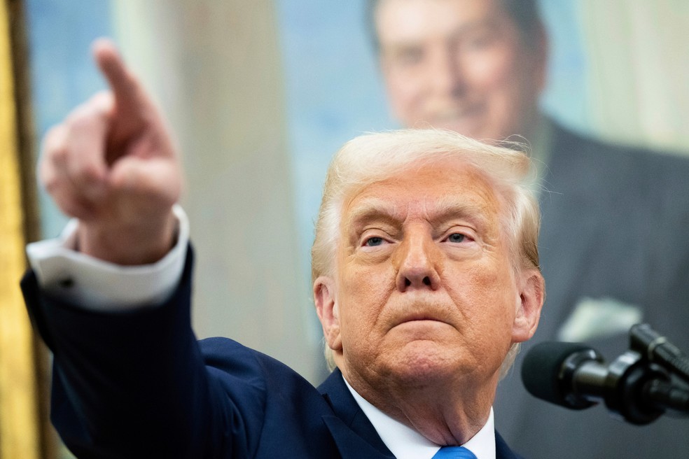 Presidente dos EUA, Donald Trump, durante cerimônia no Salão Oval da Casa Branca, em Washington D.C.. — Foto: Pool via AP