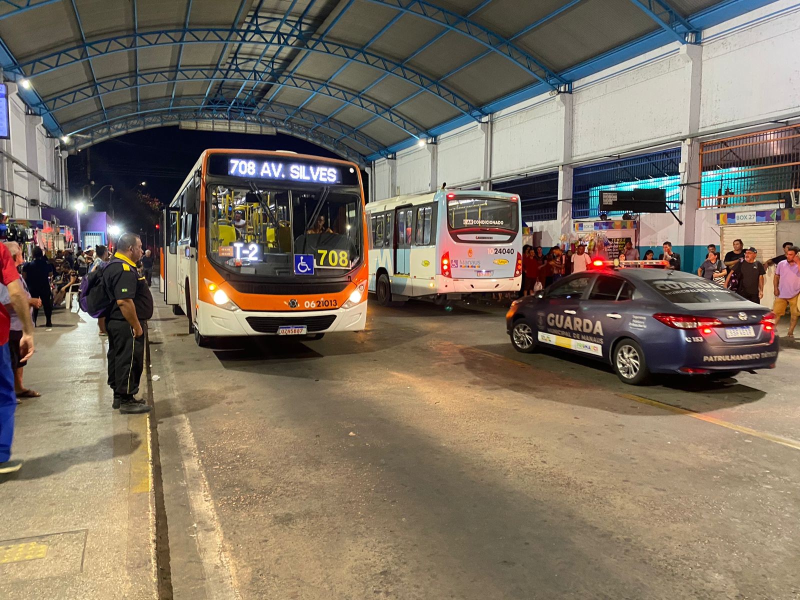 Ônibus voltam a circular gradualmente em Manaus após greve dos rodoviários