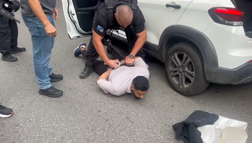 Rouba Cena, traficante suspeito de ataque a aeronave que vitimou piloto do Core, é preso saindo de motel em Botafogo