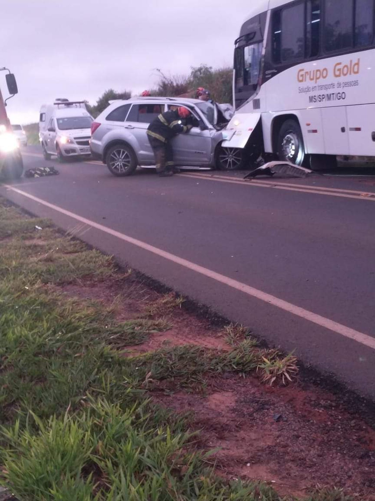 Motorista De Carro Morre Após Bater De Frente Com ônibus Em Rodovia No Interior De Sp Bauru E