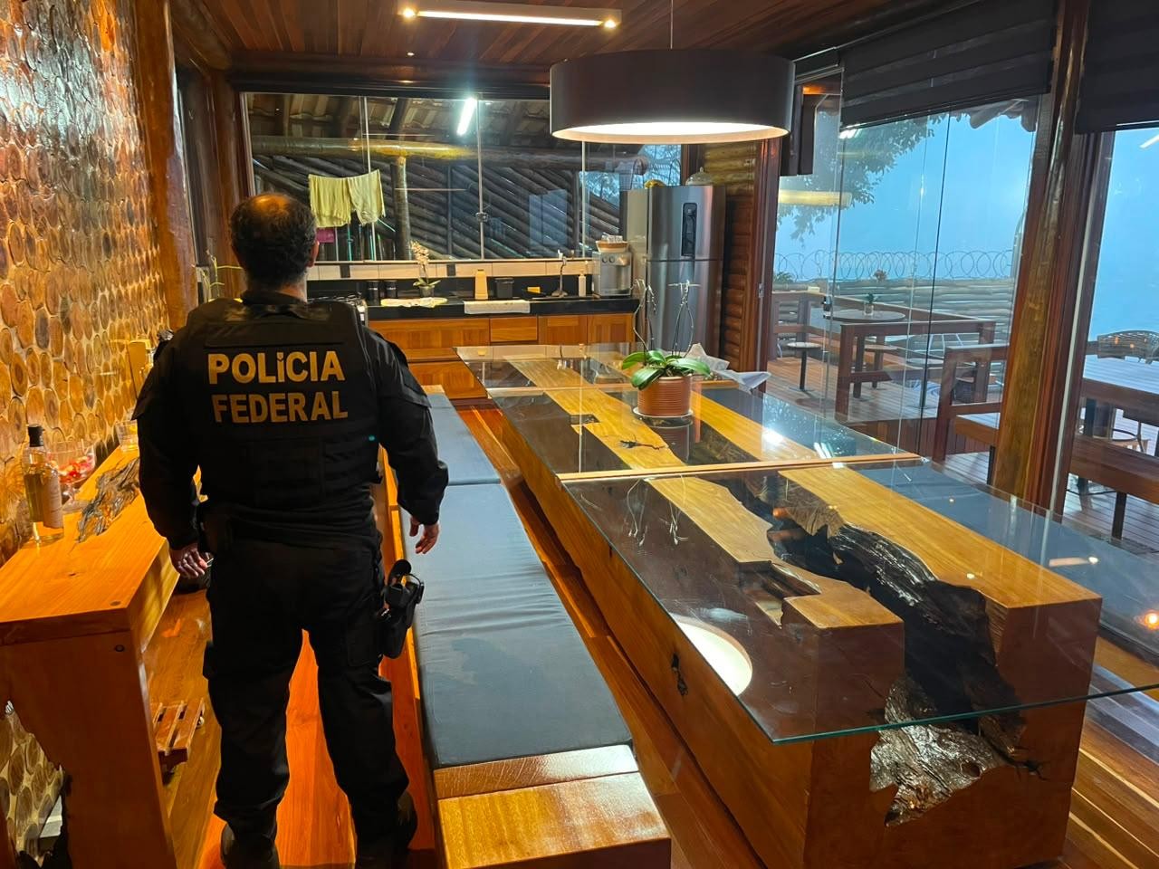 PF cumpre mandados contra grupo suspeito de traficar 3 toneladas de cocaína e movimentar R$ 70 milhões em Uberlândia