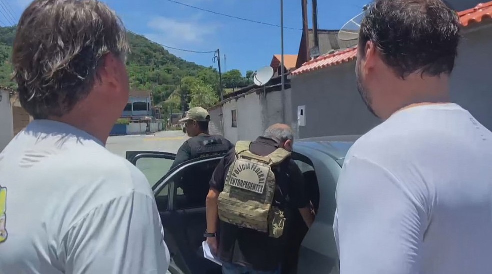 PF fez buscas na casa de Angra dos Reis onde estavam Bolsonaro e os filhos &mdash; Foto: Reprodu&ccedil;&atilde;o/GloboNews