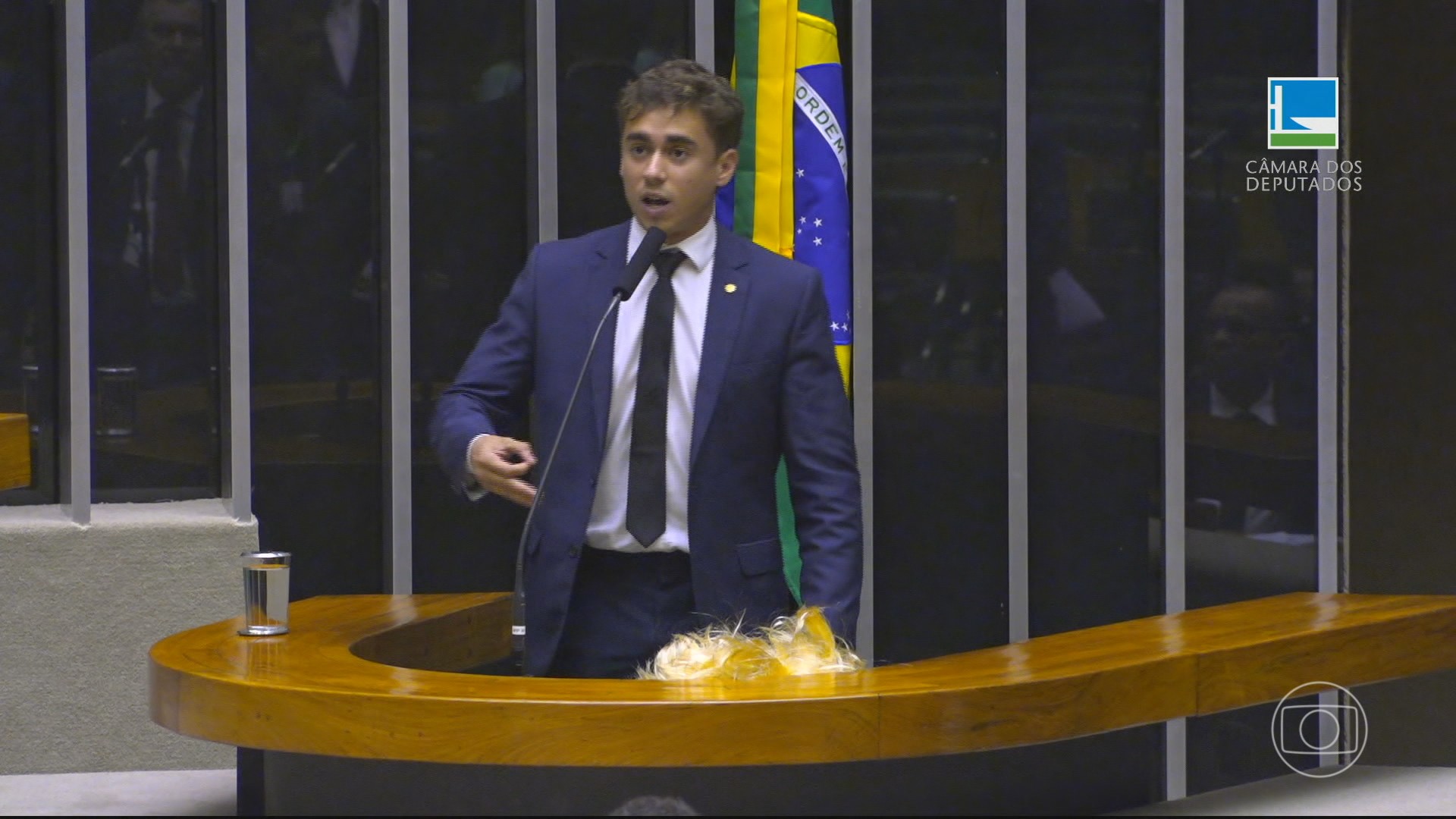 É #FAKE que Nikolas Ferreira votou a favor de aumento na conta de luz