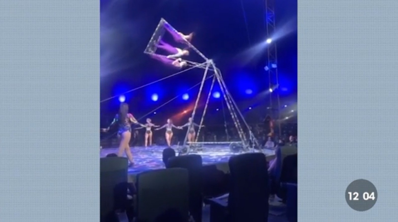 Artista de circo que sofreu queda de 3 metros em apresentação recebe alta do hospital em São José