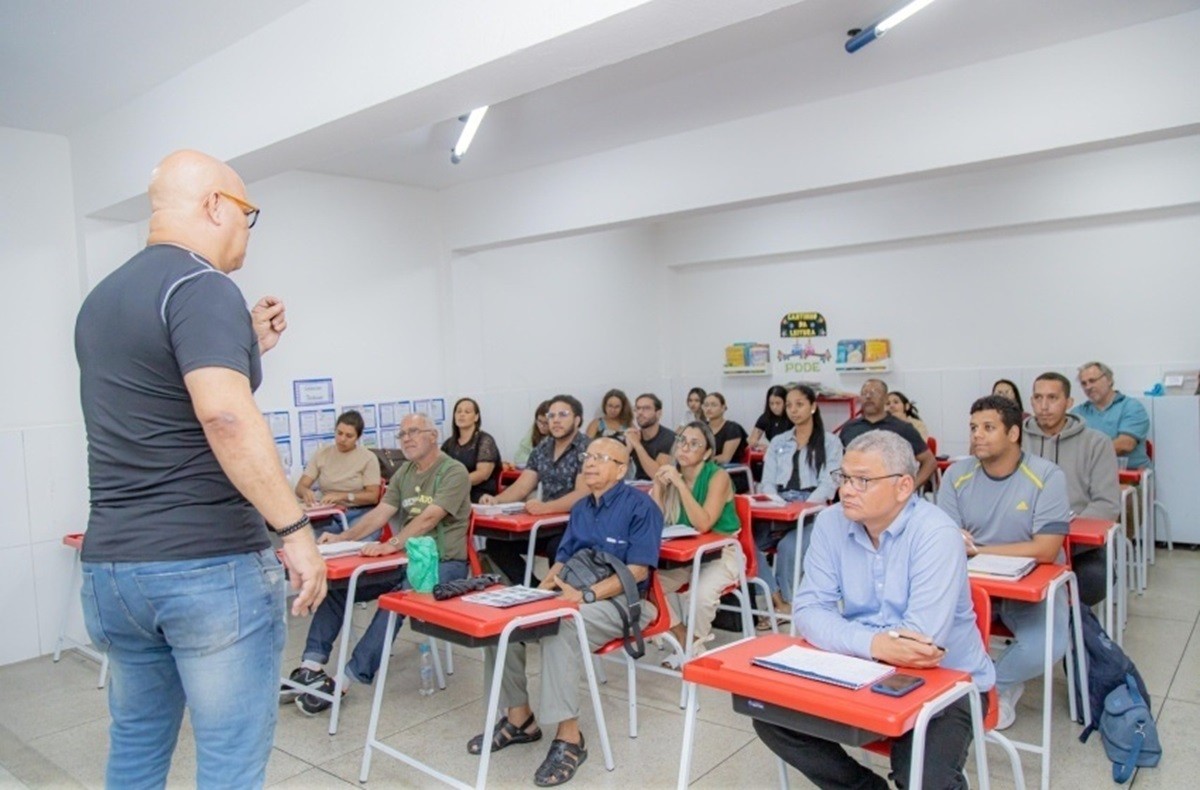 Cursos gratuitos de inglês e espanhol estão com 180 vagas abertas em Maceió; saiba como se inscrever