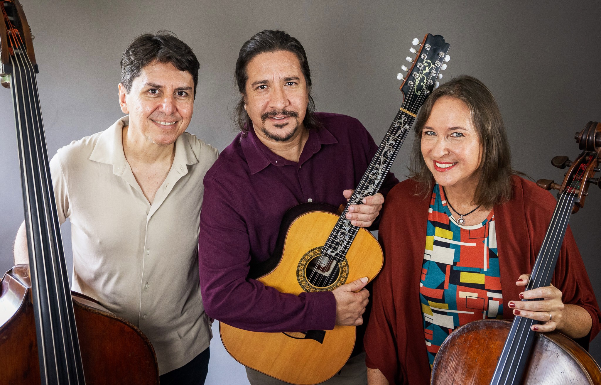 Em trio, o violeiro Neymar Dias vai de Beatles a Villa-Lobos no álbum ‘Solar’ | Blog do Mauro Ferreira