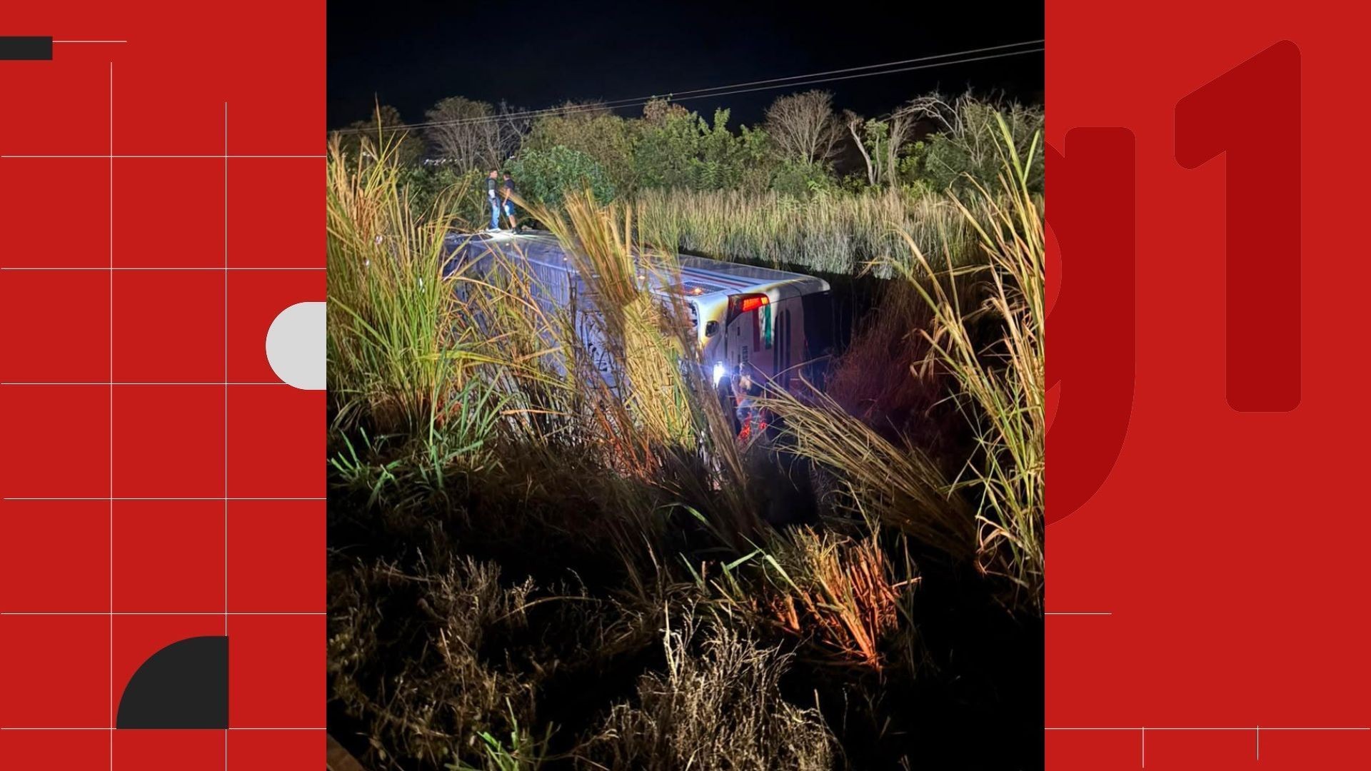 Ônibus com mais de 30 universitários que saiu do ES para MG bate em caminhão na BR-259 e motorista morre