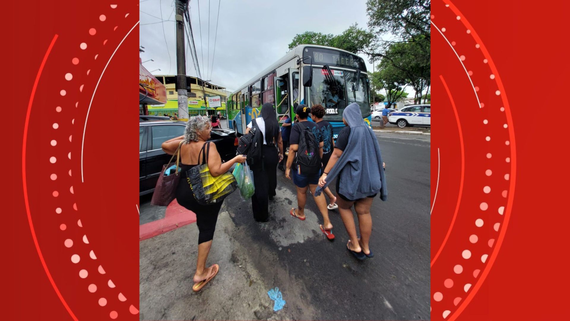 Com atraso no pagamento, 
rodoviários param 100% da frota na  véspera de Natal em Vila Velha