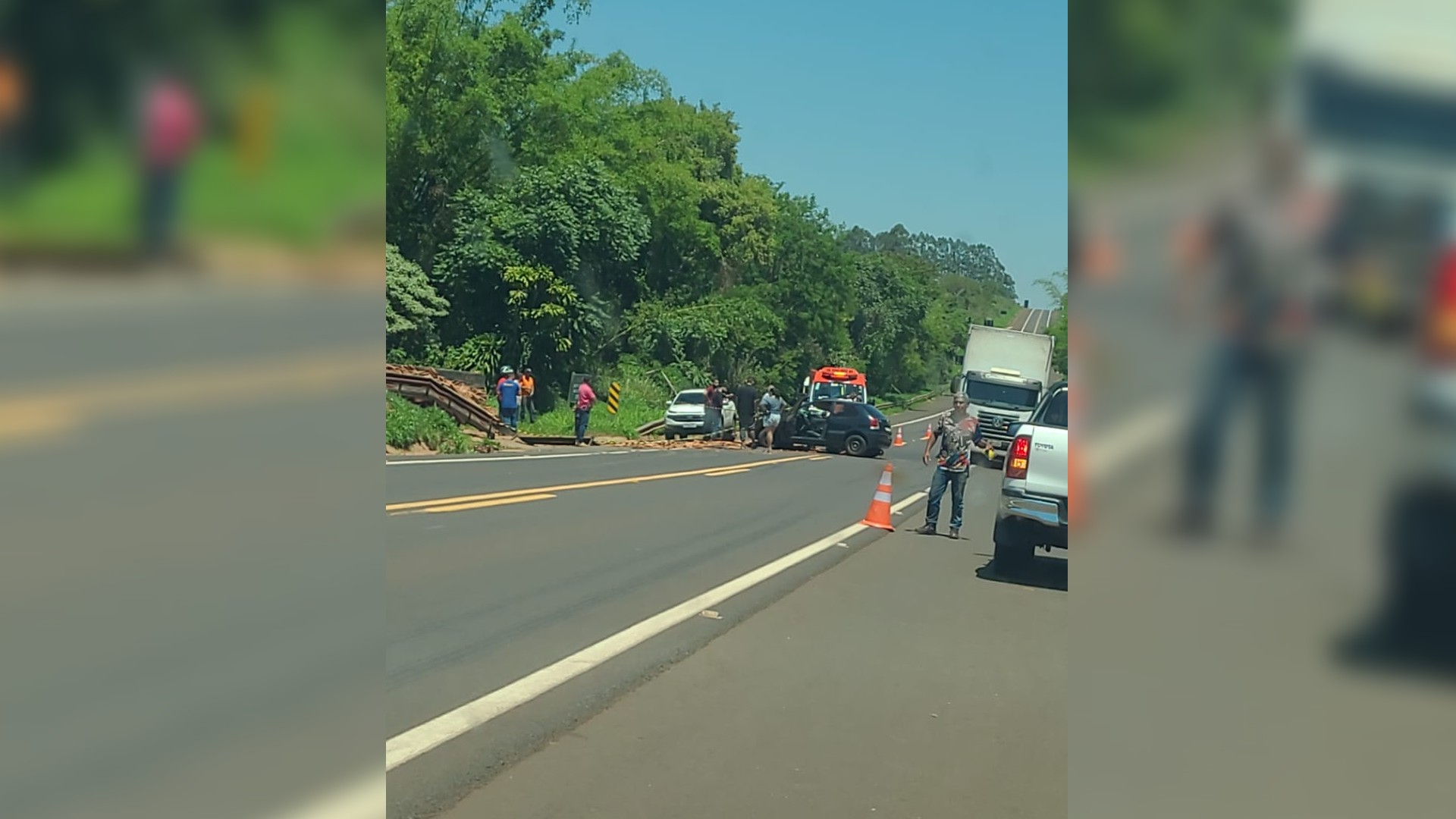 Acidente entre carro e caminhão deixa vítimas feridas em Cerqueira César