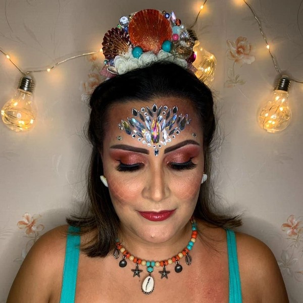 VÍDEO: Tutorial ensina três maquiagens coloridas e com muito brilho para o  carnaval, Carnaval 2023 no Vale do Paraíba