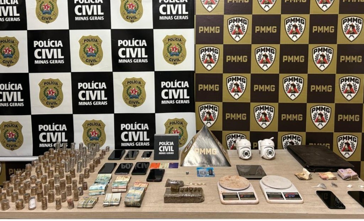 Operação apreende mais de R$ 35 mil drogas, balanças e eletrônicos em Itamarandiba