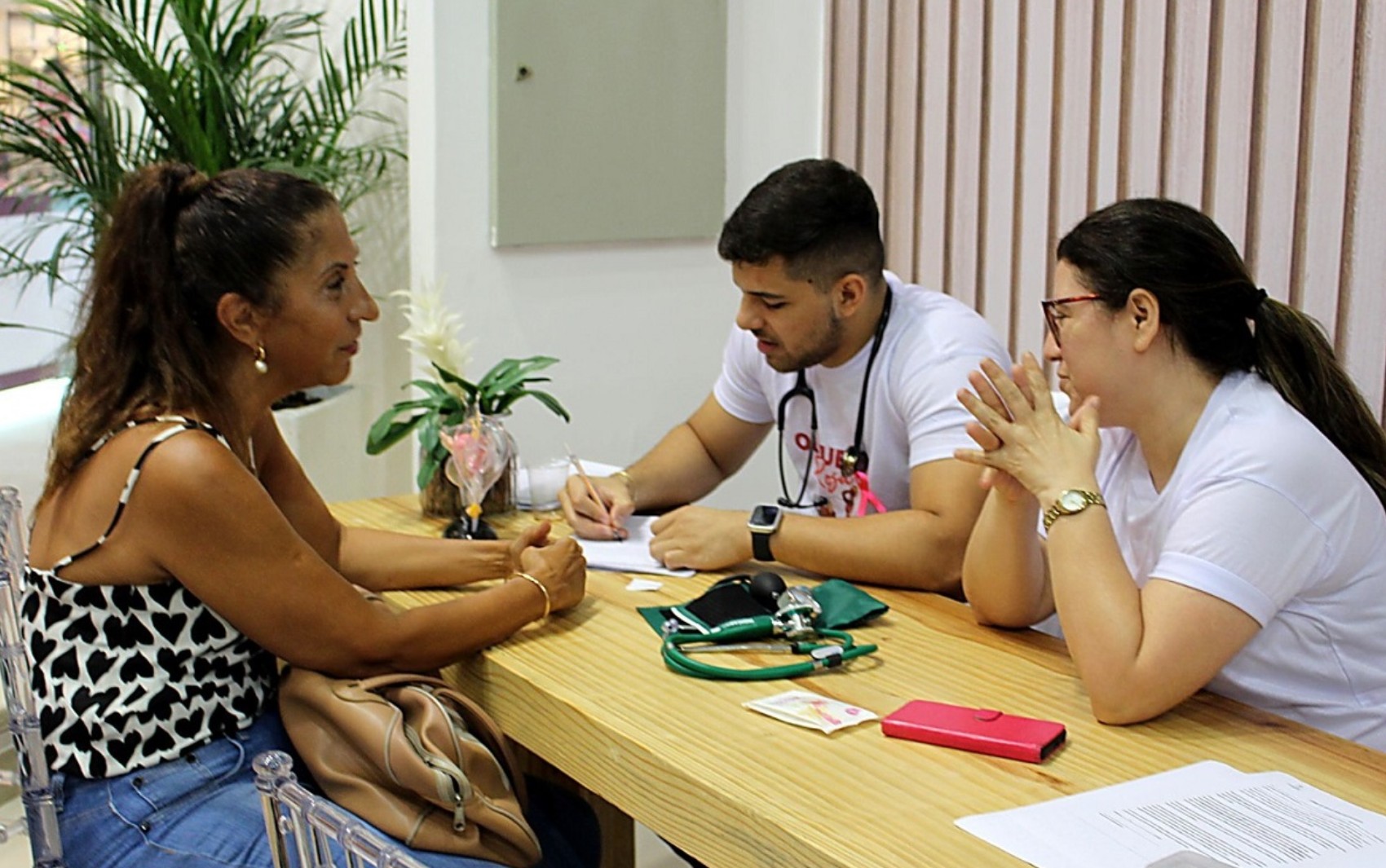 Ação com serviços gratuitos de saúde da mulher acontece em Salvador | G1