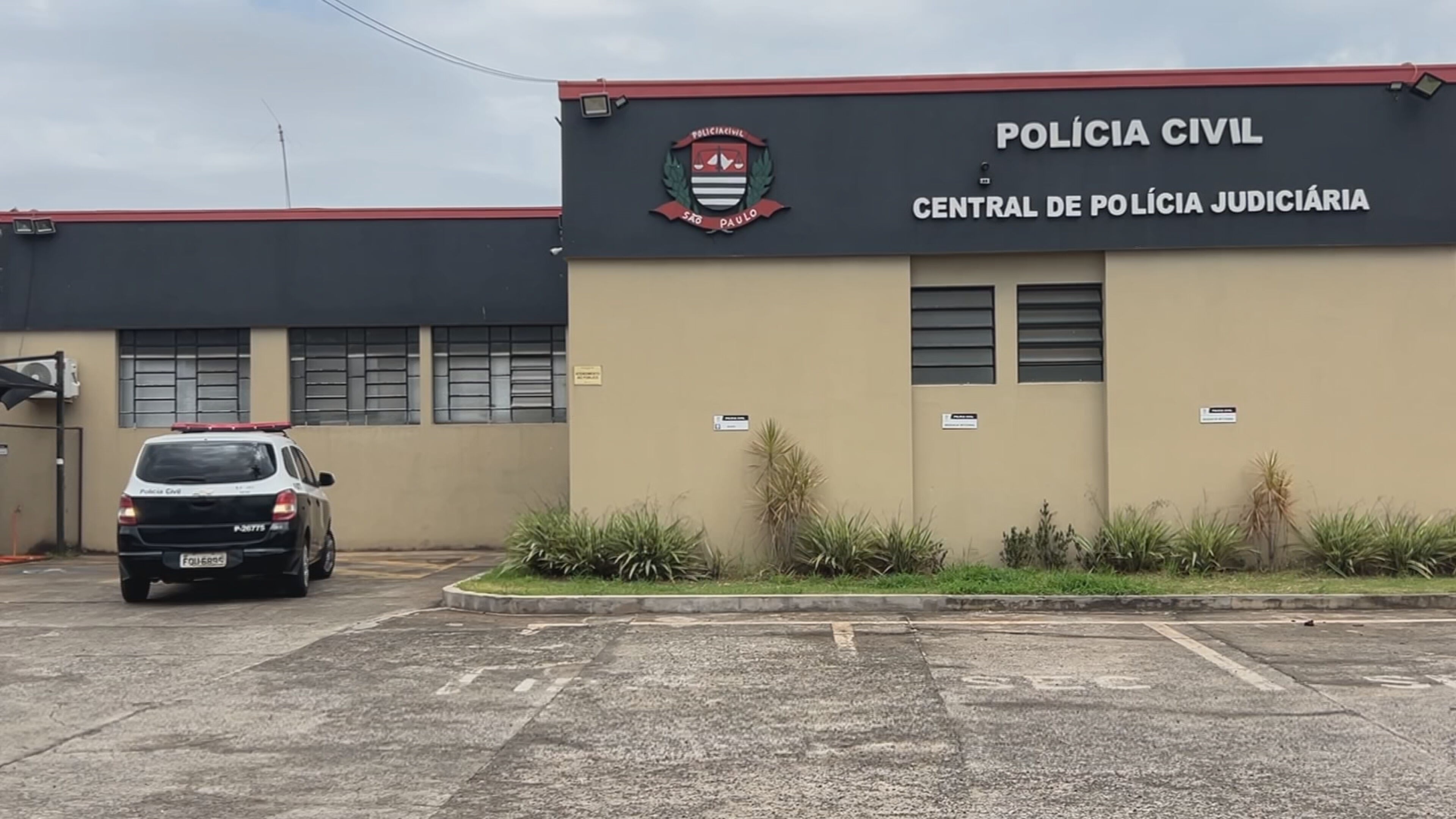 Homem é preso suspeito de manter companheira em cárcere privado, agredi-la e cortar cabelo dela em Jaú
