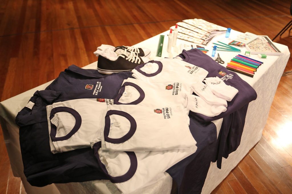 Prefeitura de SP disponibiliza crédito para compra de uniforme e material escolar para 2025 a partir de 2 de janeiro