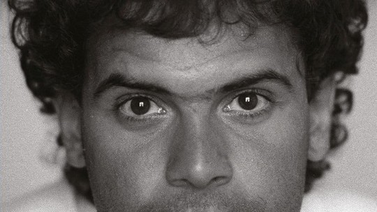 Morto há 35 anos, por que Cazuza ainda pulsa no Brasil, mas não é visto como ícone LGBT - Cantor não se tornou um ícone LGBT, mas seu papel foi importante para conscientizar sobre a Aids no Brasil, apontam especialistas. No Rio, exposição celebra seu legado.