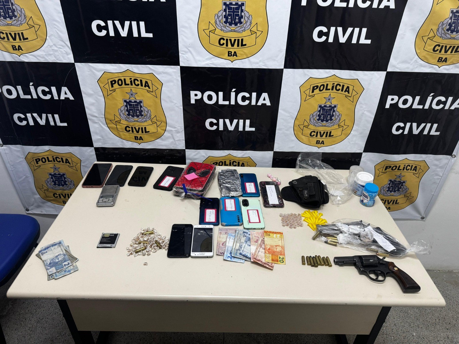 Operação policial termina com morte de suspeito e sete prisões no sudoeste da Bahia