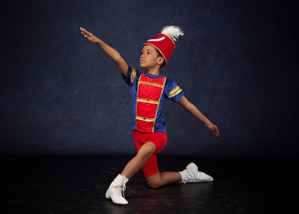 Antonio Carlos, de 10 anos, foi aprovado na Escola Bolshoi no Brasil — Foto: Arquivo pessoal