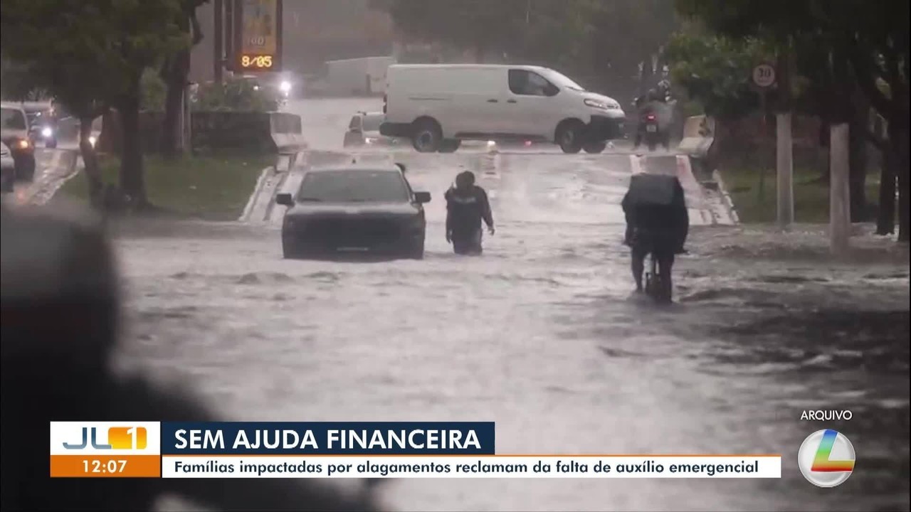 Famílias do Tapanã seguem sem auxílio após alagamentos em Belém