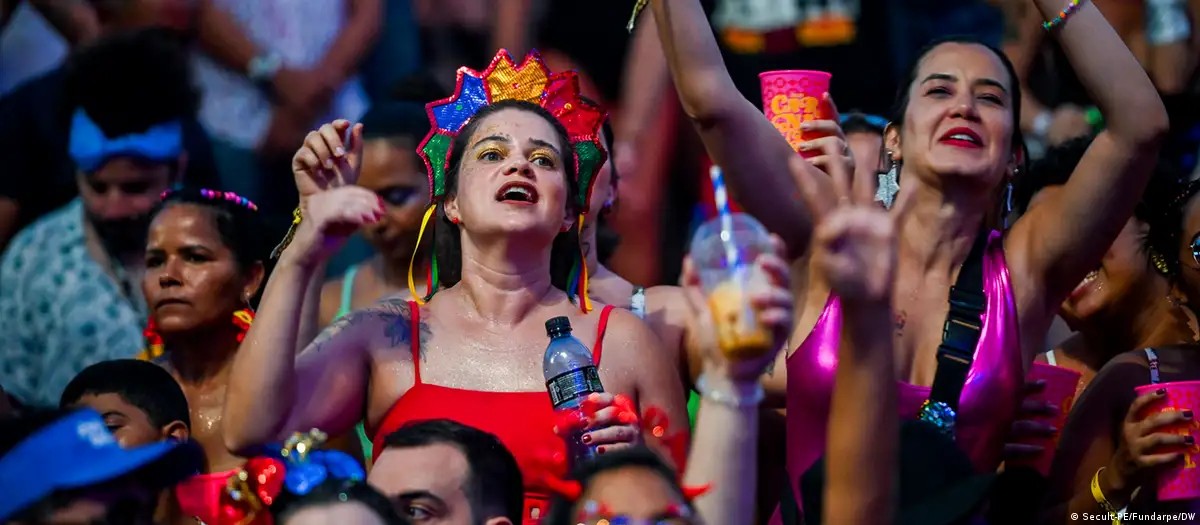 Em Olinda, carnaval é inundado por patrocínio de bets