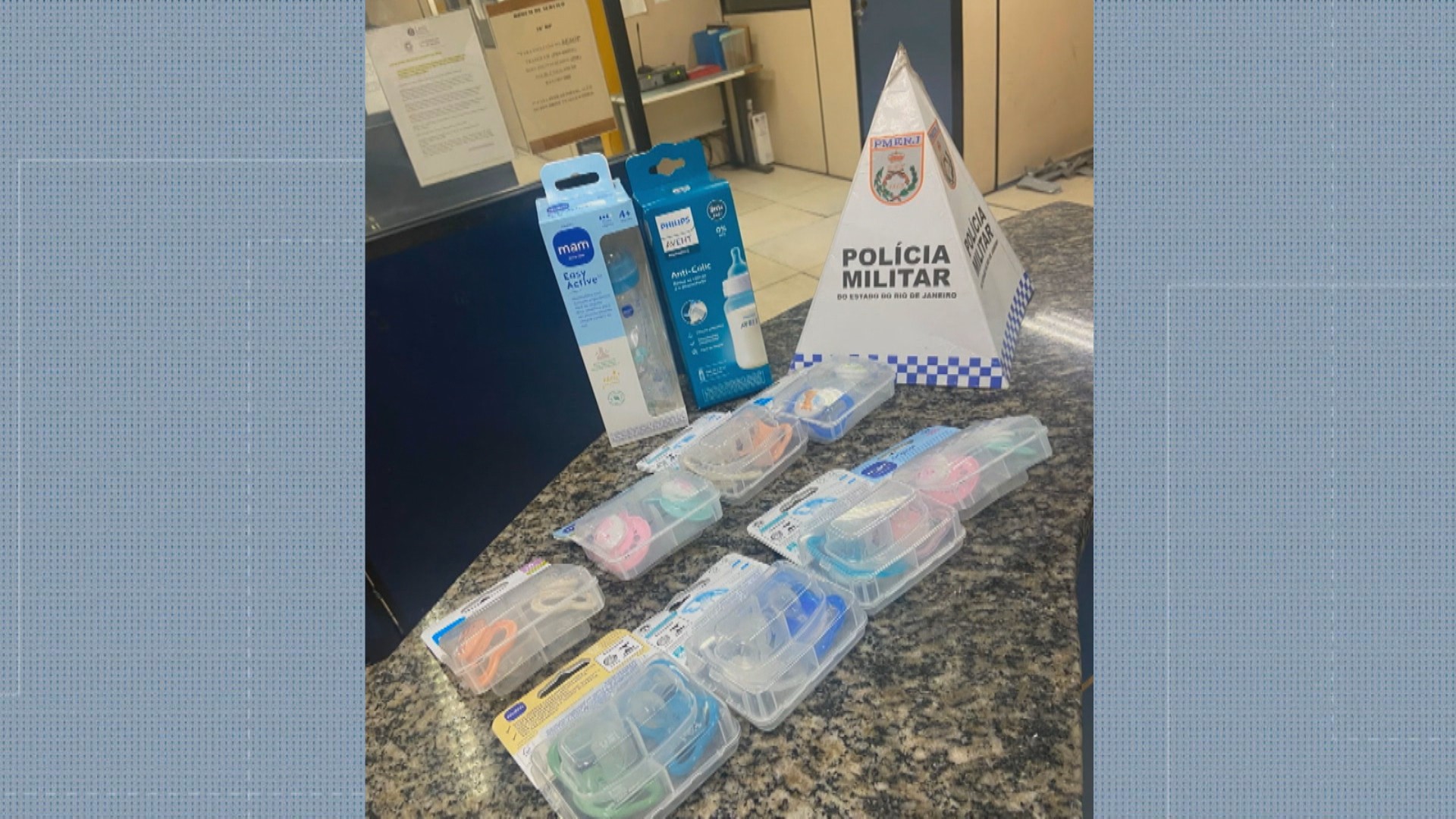 Mulher é presa após furtar 16 chupetas e duas mamadeiras em loja no BarraShopping