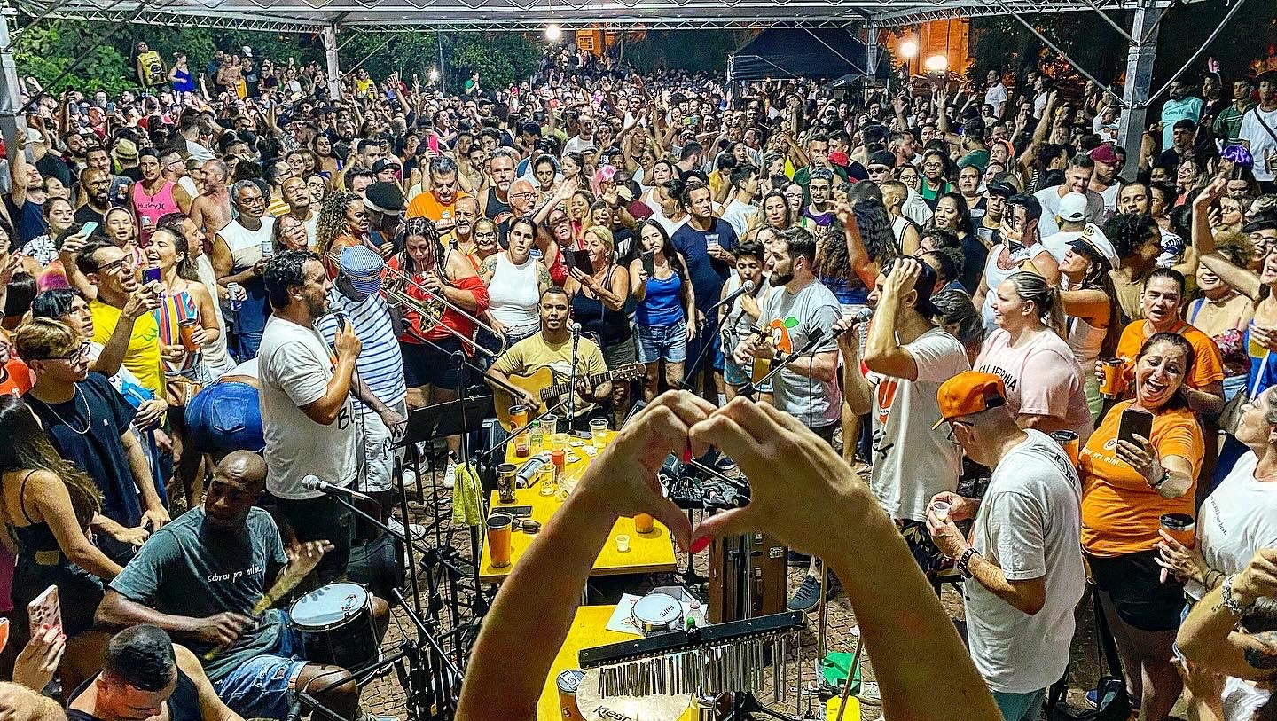 Da marchinha ao samba-enredo: Carnaval de Piracicaba começa com blocos estáticos 