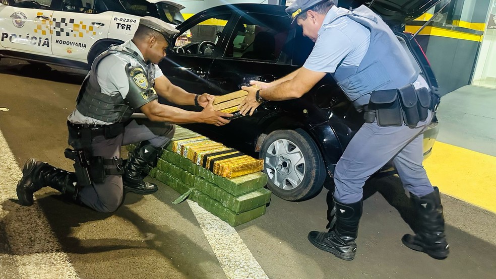 Homem foi preso por tráfico de drogas em Presidente Prudente (SP) — Foto: Polícia Rodoviária
