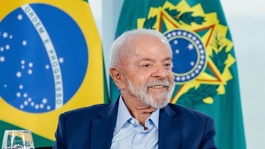 Quaest: 64% acham certo governo Lula defender soberania do Brasil frente aos EUA - A margem de erro é de 2 pontos para mais ou menos. Pesquisa ouviu 2.004 pessoas entre os dias 12 e 14 de setembro.