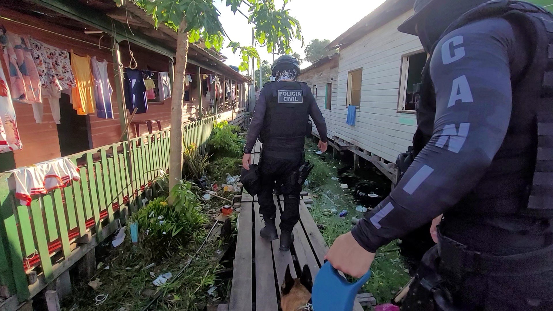 Vídeo: operação prende 4 pessoas em flagrante por tráfico de drogas em Macapá