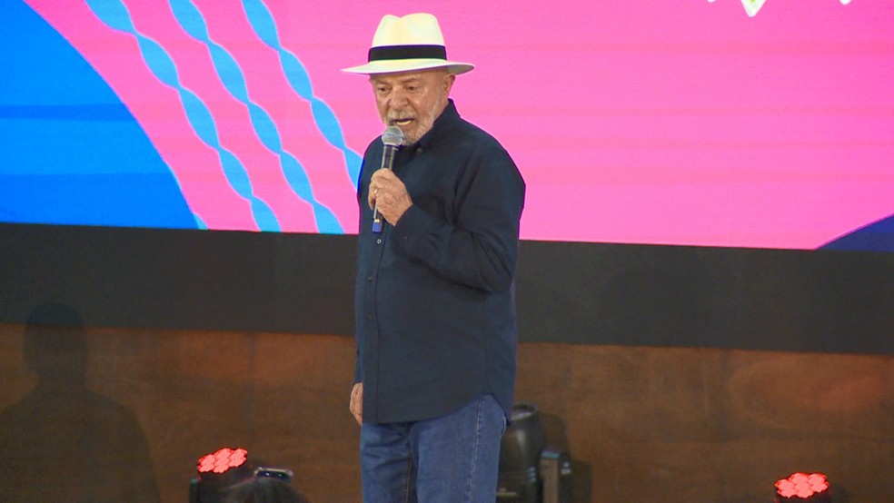 Presidente Lula em discurso durante evento em Aracruz, no Esp�rito Santo � Foto: Reprodu��o/ TV Gazeta